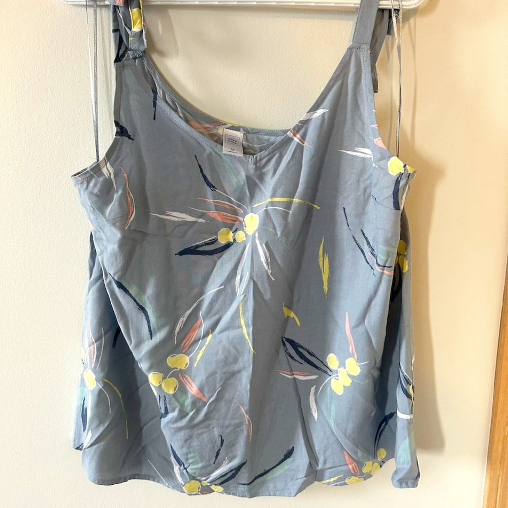 Casual floral tank top